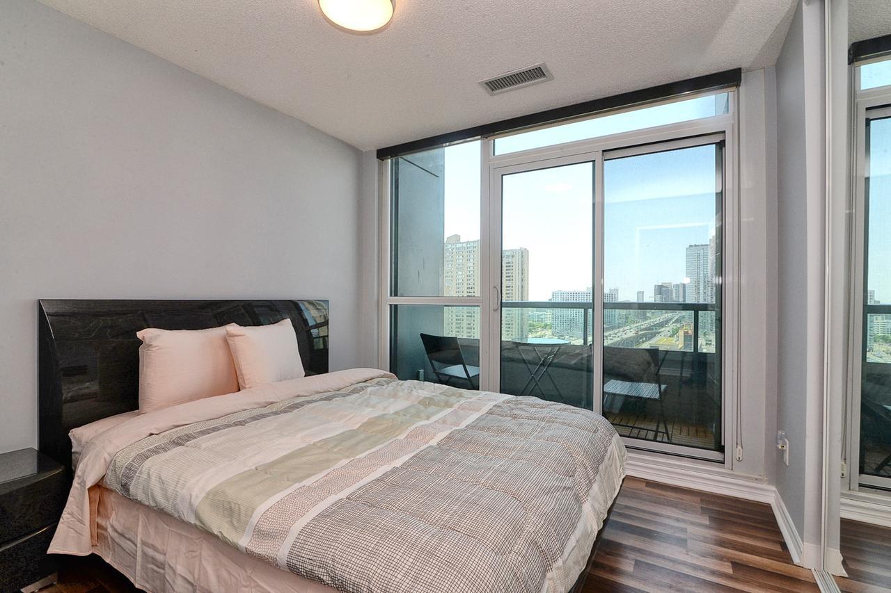 Napa Furnished Suites At Cn Tower & Maple Leaf Square Toronto Exterior foto