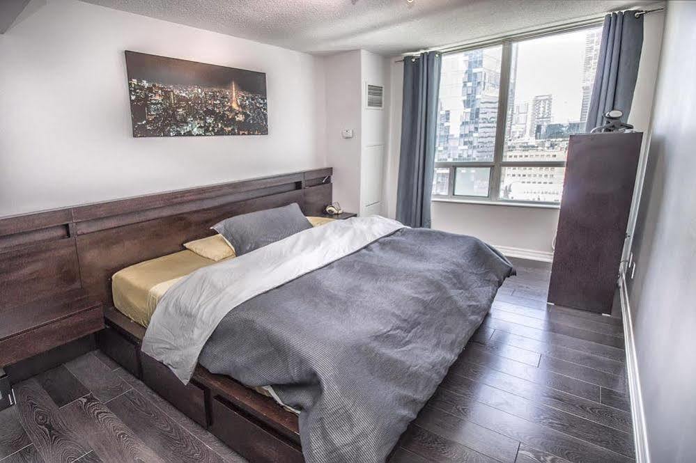 Napa Furnished Suites At Cn Tower & Maple Leaf Square Toronto Exterior foto