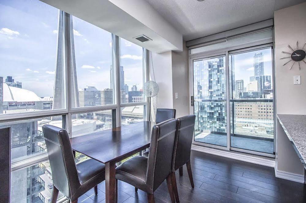 Napa Furnished Suites At Cn Tower & Maple Leaf Square Toronto Exterior foto